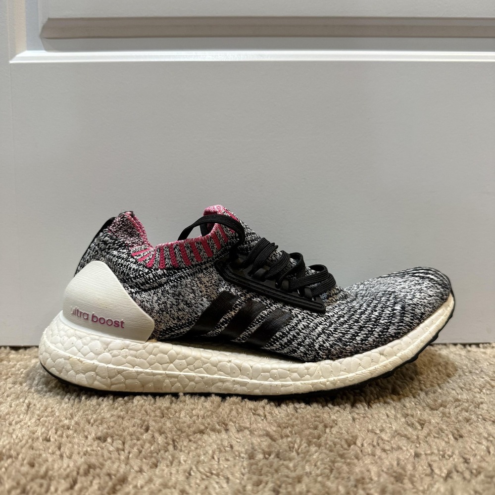 adidas UltraBoost Shoes Womens Size 6 Knit Athletic Breast‎ Cancer Awareness